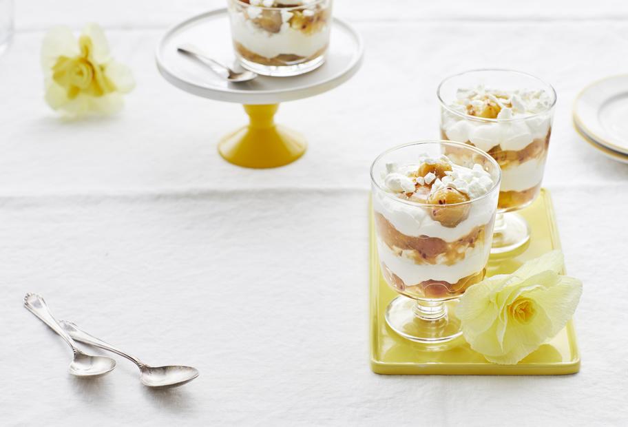 Sahniges Stachelbeer-Schichtdessert