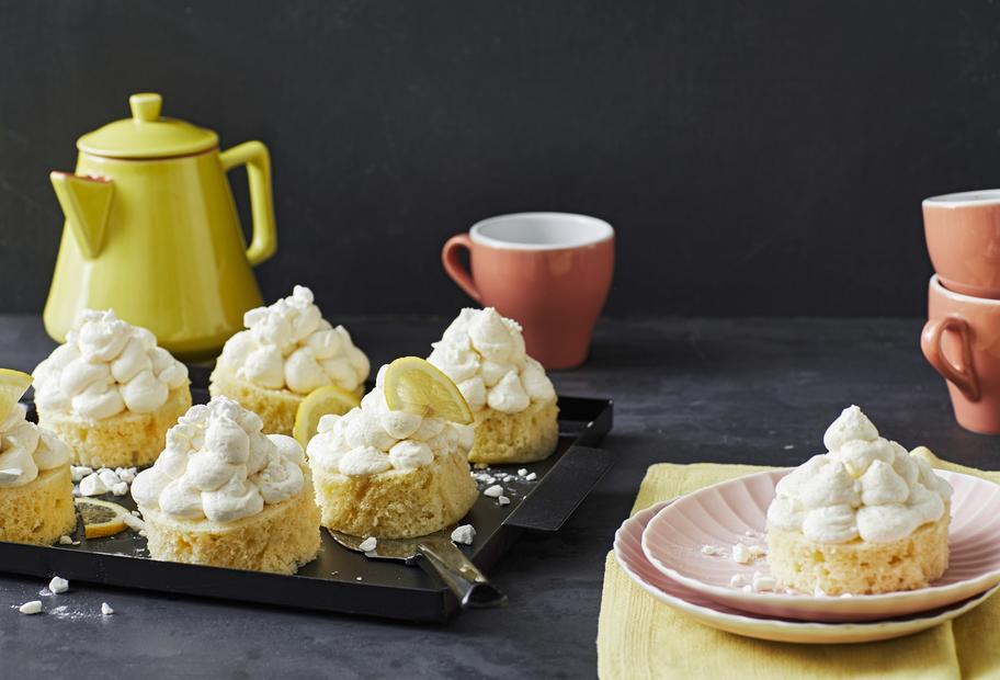 Saftige Zitronen-Törtchen mit Baiser