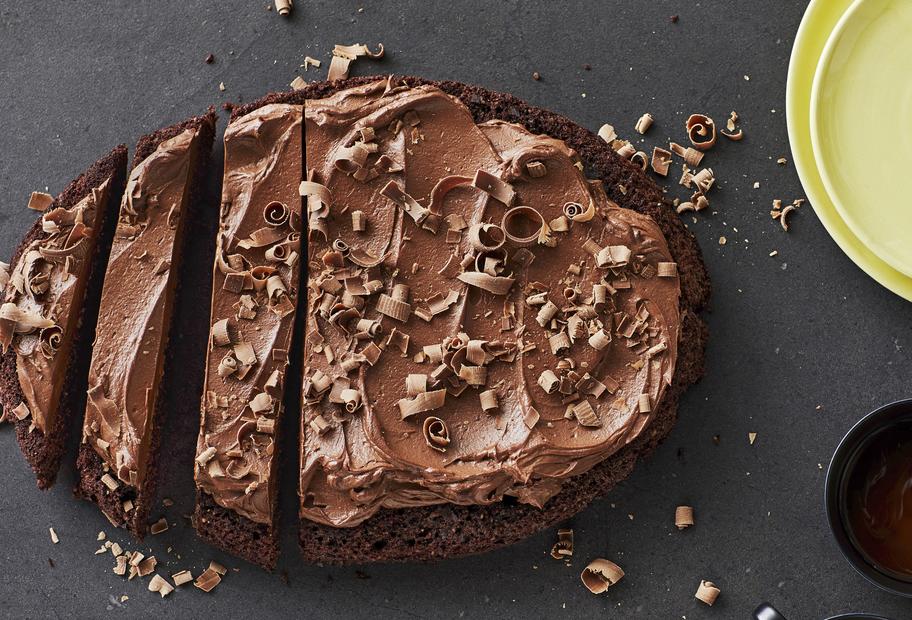 Saftiger Zucchini-Nuss-Kuchen mit Frischkäse