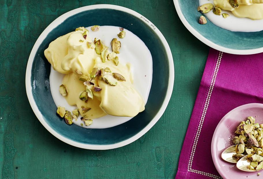 Mango-Sorbet mit Pistazien ohne Eismaschine