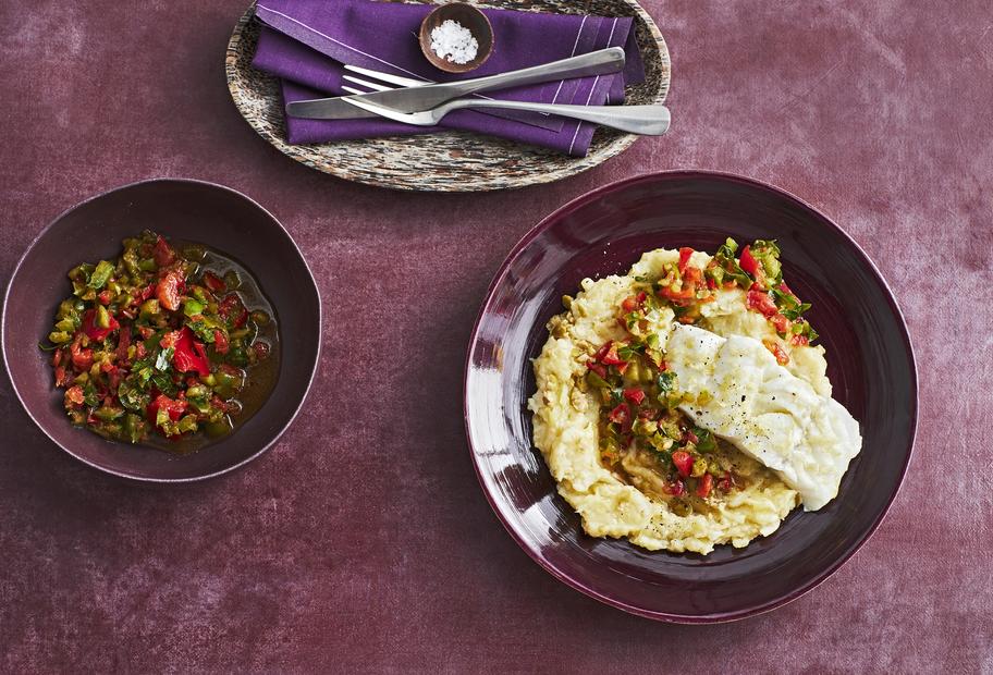 Kabeljau mit Sellerie-Kartoffel-Stampf und Paprika-Salsa