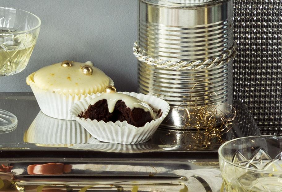 Brownie-Cupcakes mit Champagner-Frosting