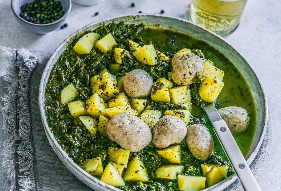 Grünkohl-Kartoffel-Eintopf mit Salsicce-Bällchen