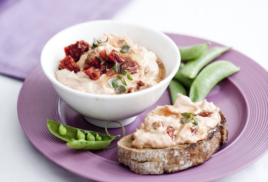 Ricottastreich mit getrockneten Tomaten