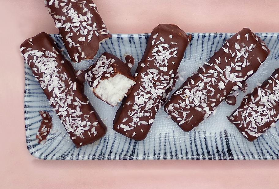 Zuckerfreie Schoko-Kokos-Riegel