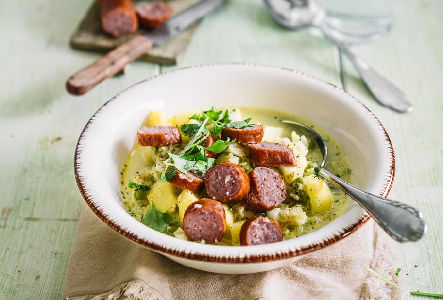 Deftiger Eintopf mit heimischer Wurst