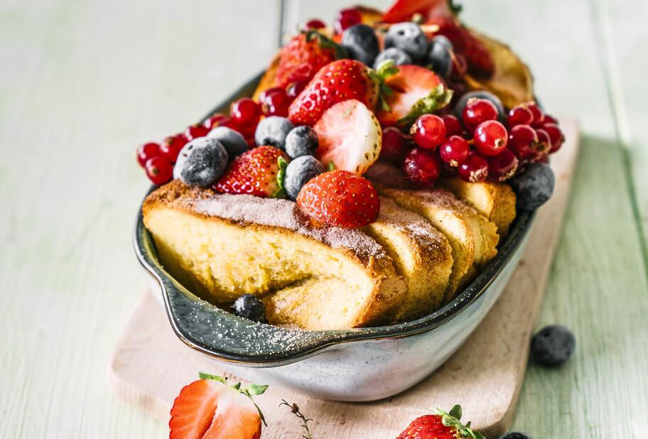 French-Toast-Lasagne mit Beeren