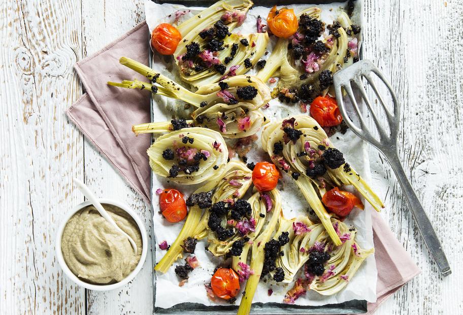 Gebackener Fenchel mit Oliven-Tapenade und Auberginen-Dip