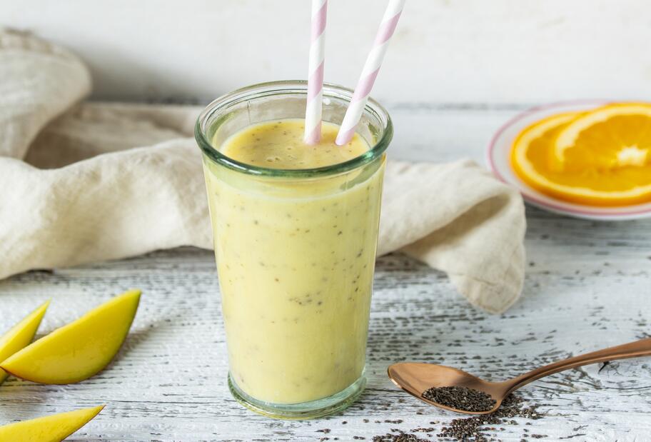 Mango-Orangen-Shake mit Chiasamen