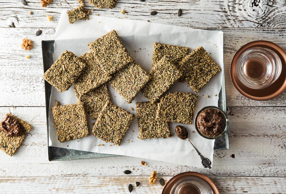 Walnussbrot mit Pflaumendip