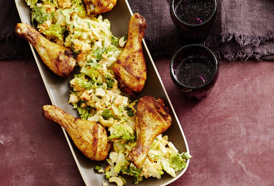 Asiatischer Weißkohl-Möhren-Salat mit Drumsticks