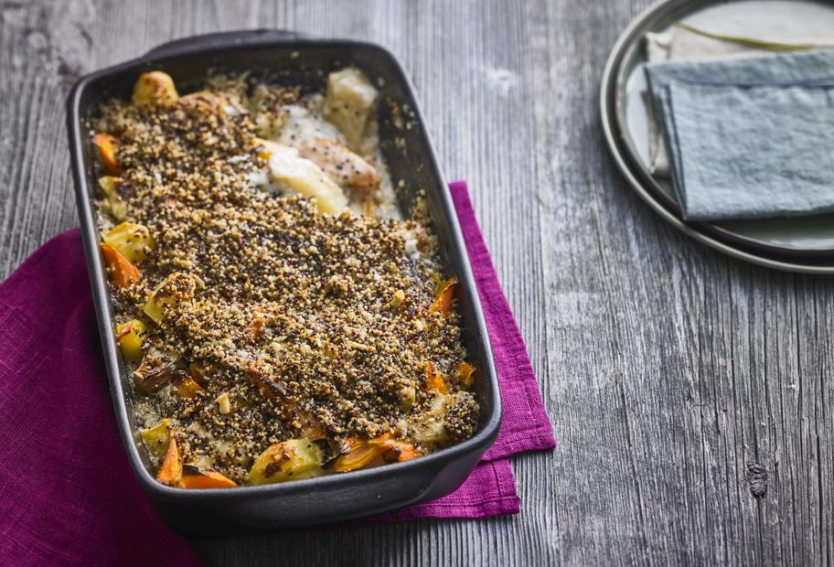 Gemüseauflauf mit Quinoa-Käse-Kruste