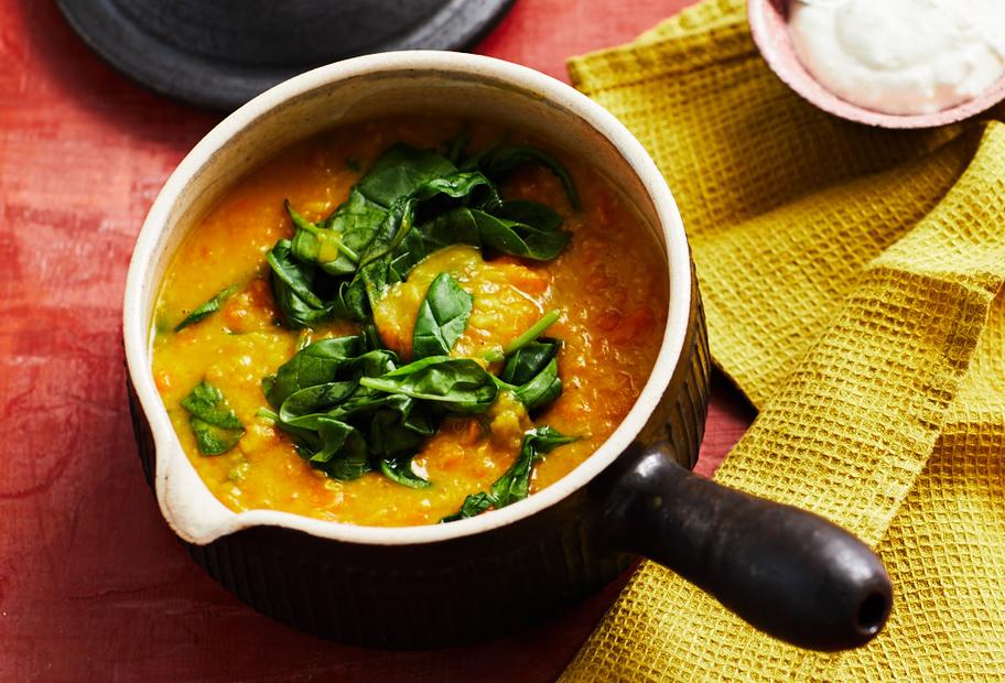Vegetarisches Linsencurry mit Spinat