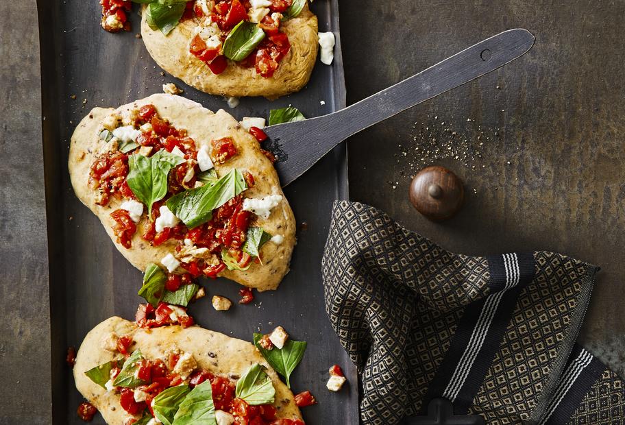 Knusprige Pizza-Bruschetta mit Mozzarella