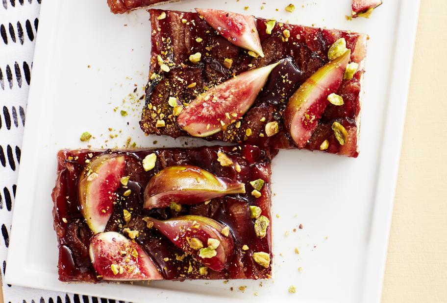 Hefe-Zwetschgenkuchen mit Feigen vom Blech