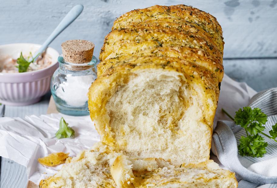 Luftiges Knoblauch-Zupfbrot