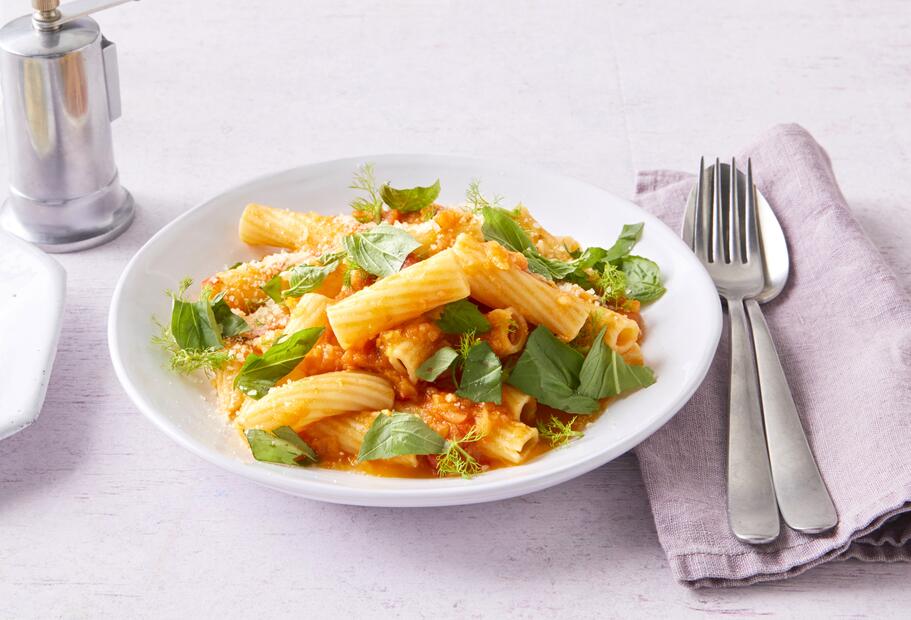 Pasta mit sizilianischer Soße