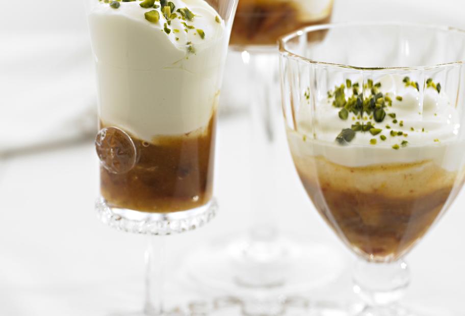 Orientalische Dattelcreme mit Zimt