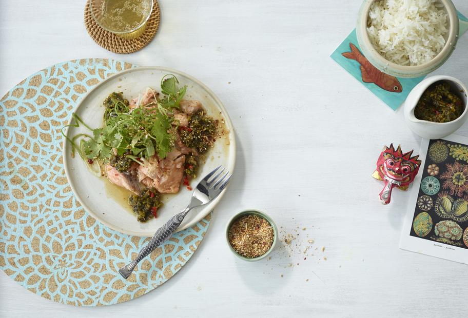 Asia-Lachs mit Koriander-Tapenade