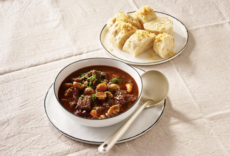 Bœuf bourguignon mit böhmischen Knödeln