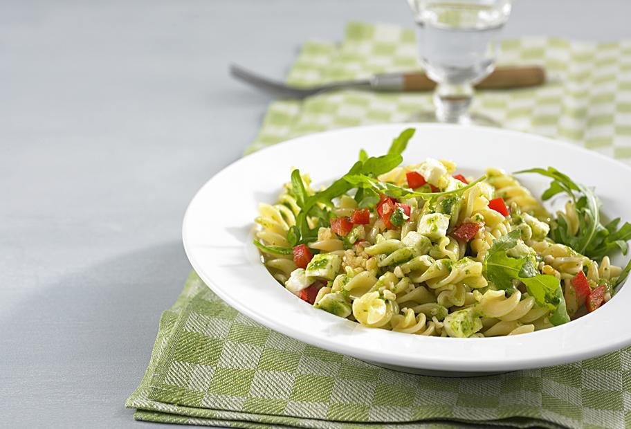 Nudelsalat mit Rucola-Pesto