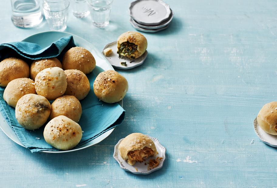Pizzabrötchen mit Hack-Sauerkraut-Füllung