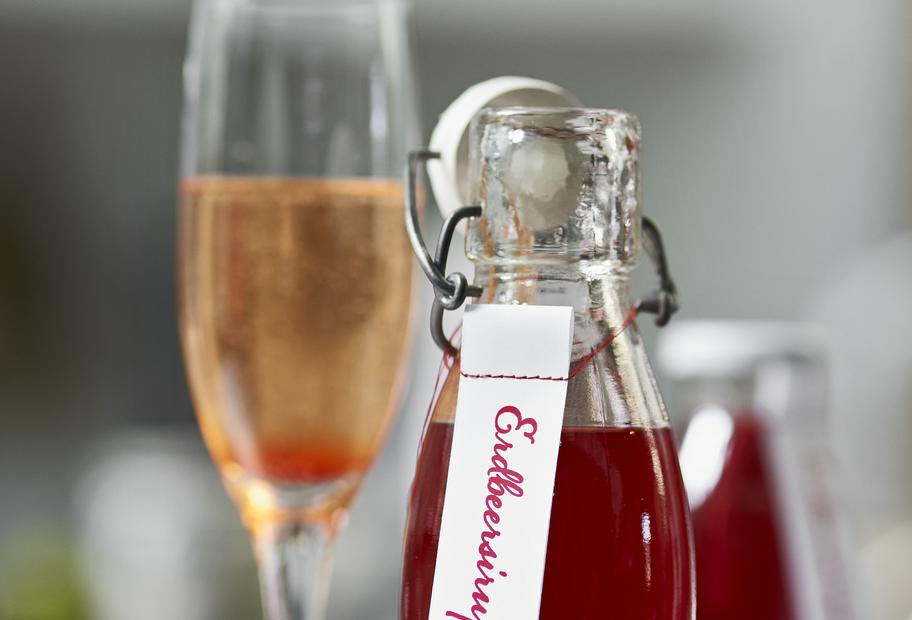 Erdbeersirup und -gelee mit Verbene