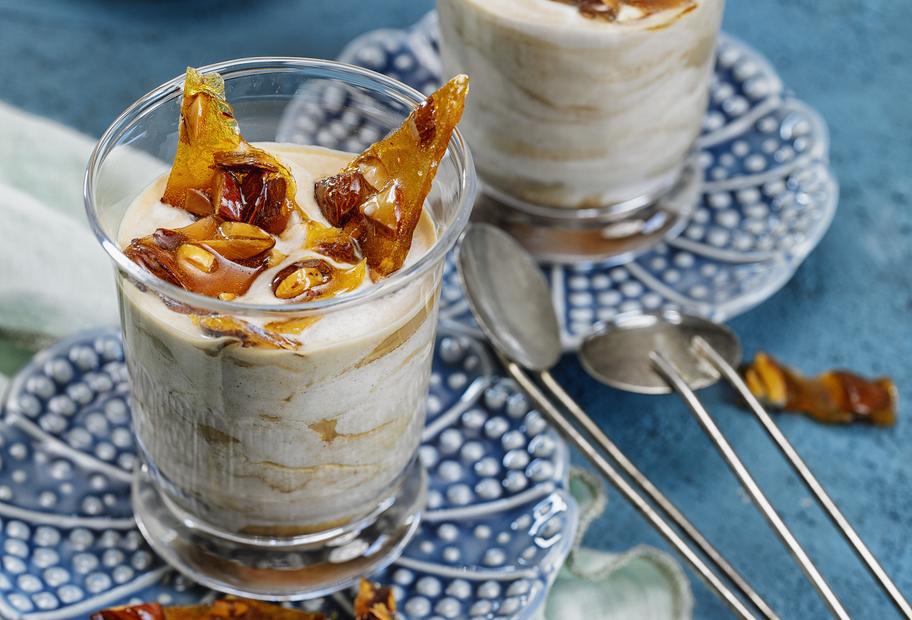 Espressocreme mit karamellisierten Mandeln