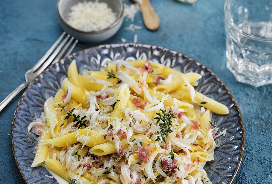 Penne mit gedünstetem Chicorée und Pancetta