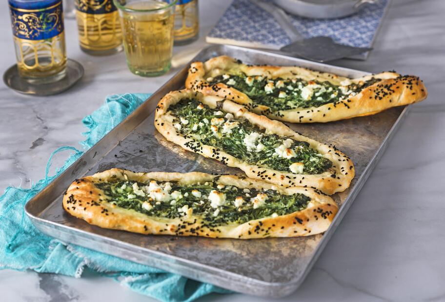 Pide mit Spinat und Feta