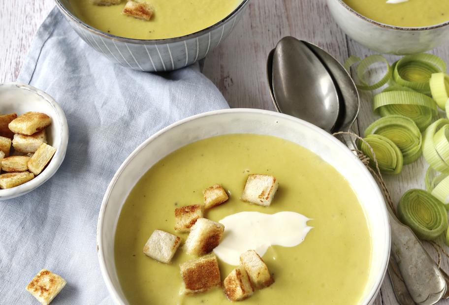Lauchcremesuppe mit Crème fraîche
