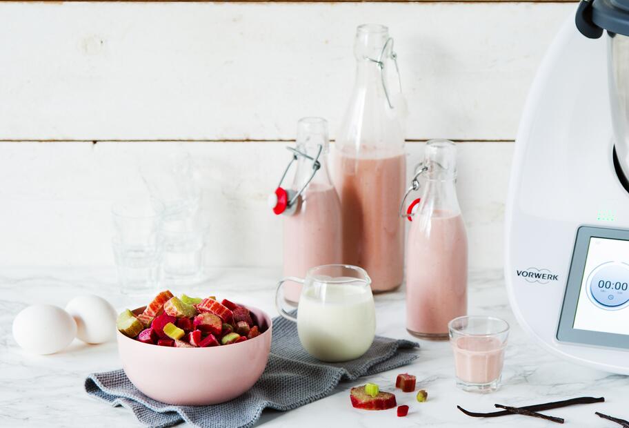 Sahniger Rhabarber-Eierlikör