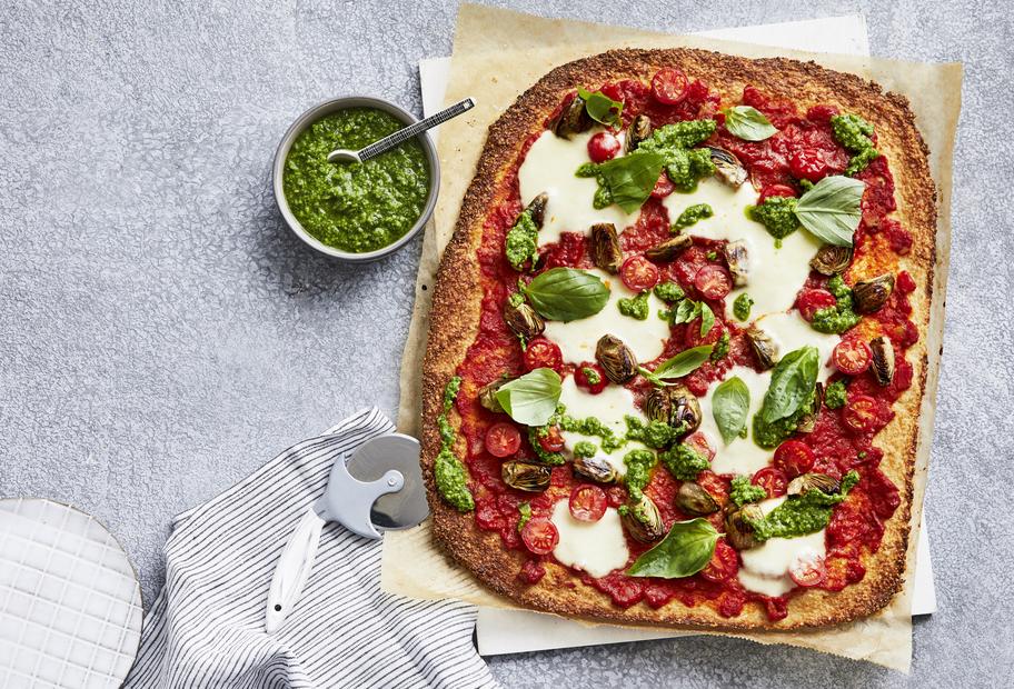 Blumenkohlpizza mit Erbsen-Pesto