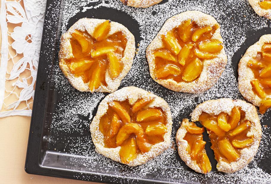 Sommerliche Aprikosen-Tartelettes