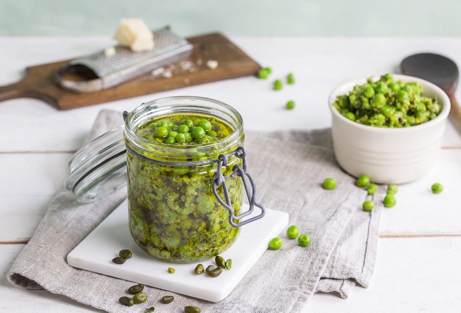Erbsenpesto mit Pistazienkernen