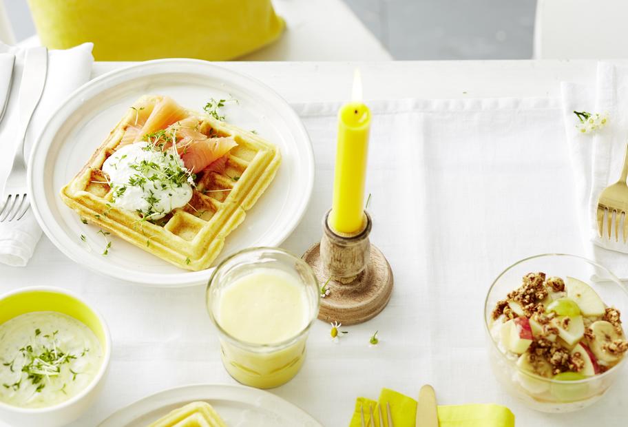 Pikante Waffeln mit Räucherlachs