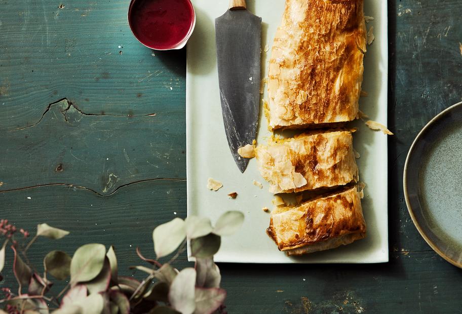 Winterlicher Butternuss-Porree-Strudel