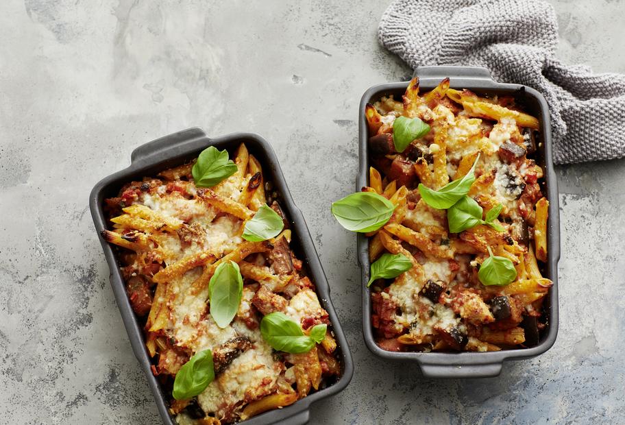 Nudelauflauf mit Aubergine und Hähnchen