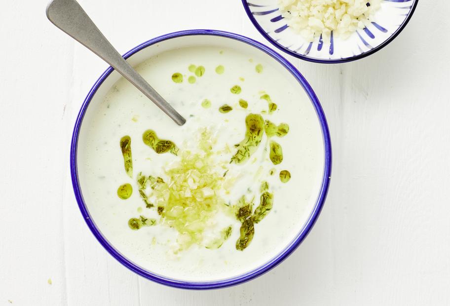 Sellerie-Parmesan-Suppe mit Kräuteröl