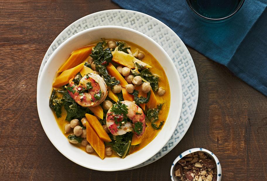 Grünkohl-Curry mit Kichererbsen und Garnelen