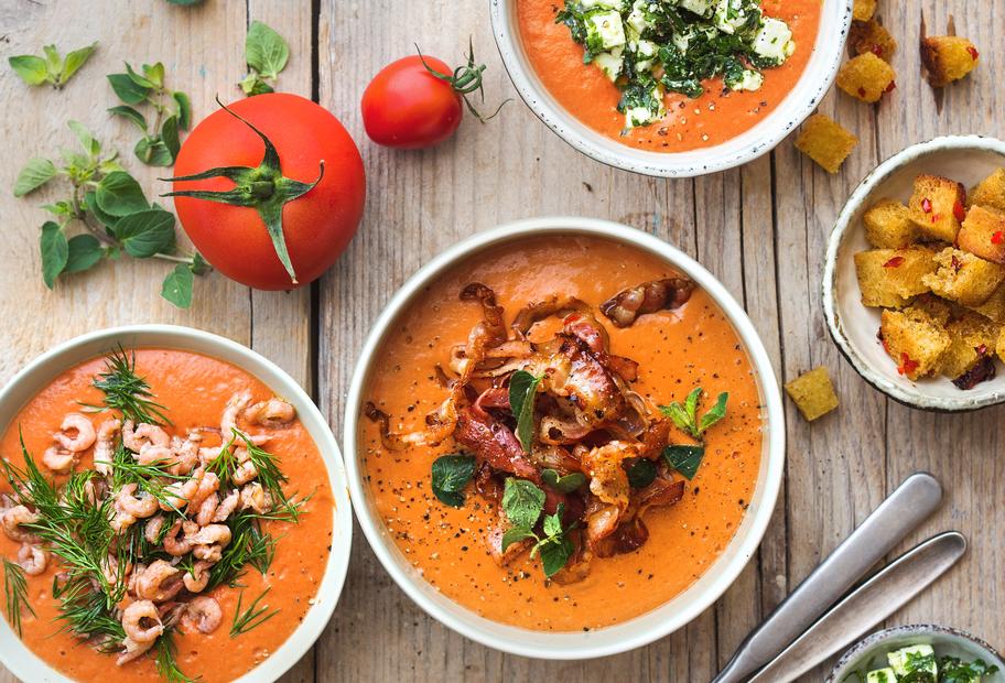 Tomatensuppe mit viererlei Einlage