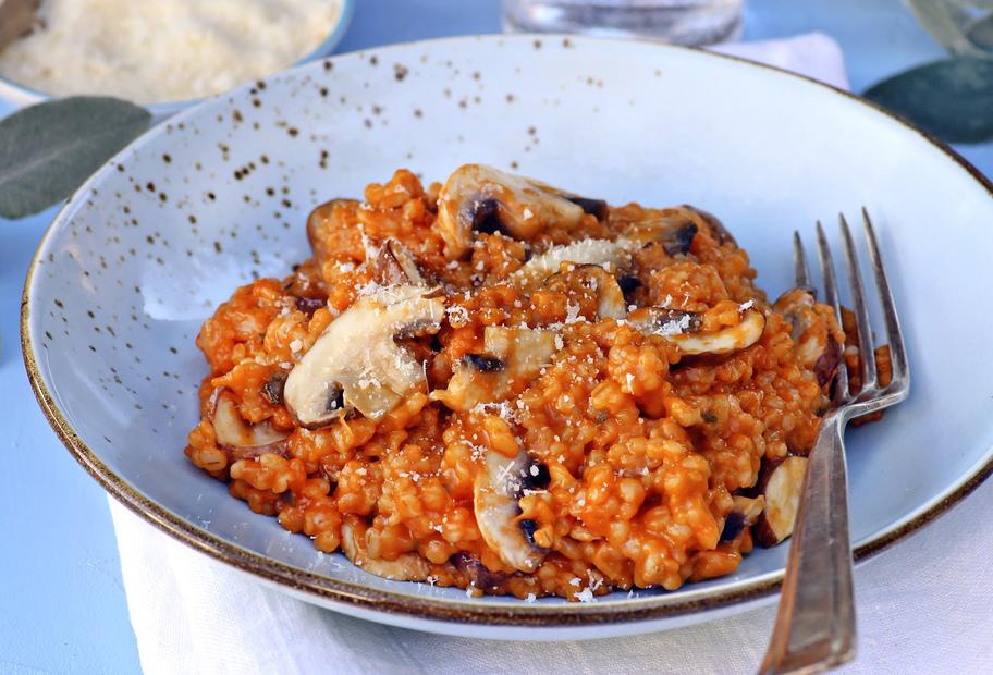 Perlgraupenrisotto mit Champignons und Salbei