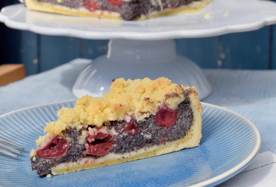 Kirsch-Mohn-Kuchen mit Streuseln
