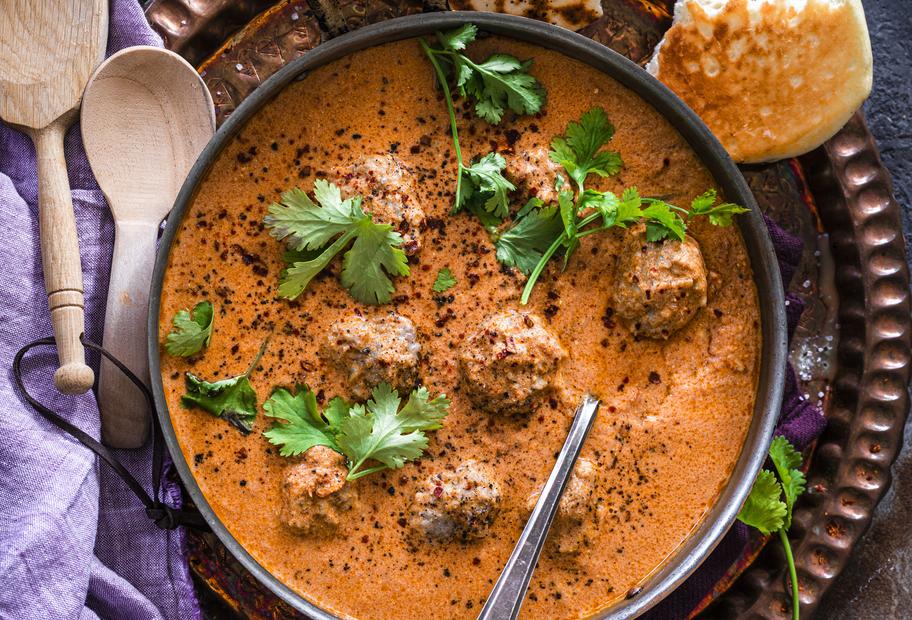 Lamm-Kofta in Tomaten-Joghurt-Soße