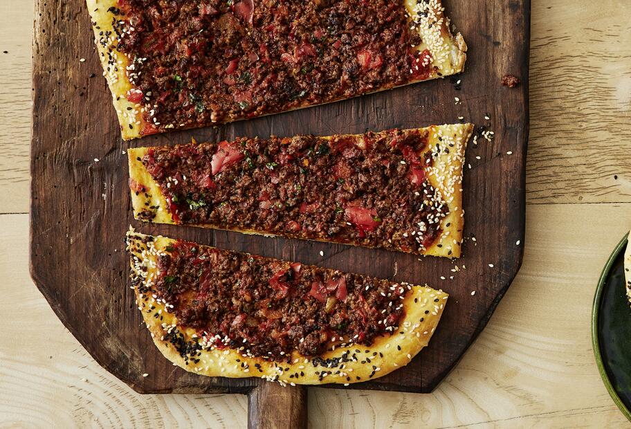 Pide mit Hackfüllung