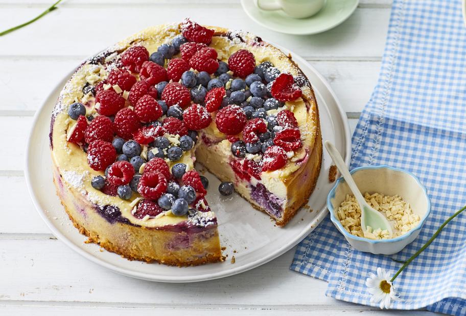 Ricotta-Käsekuchen mit Beeren