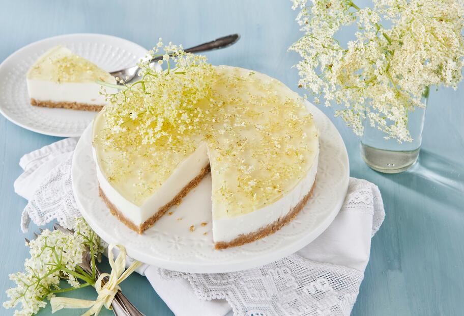 Holunderblütentorte mit Joghurt ganz ohne Backen