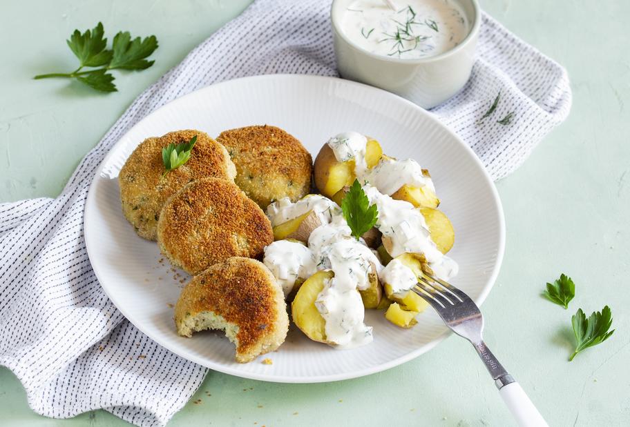 Fischfrikadellen mit Pellkartoffeln und Remoulade