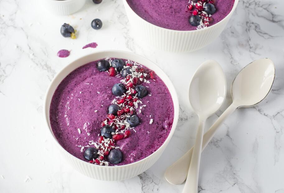 Gesunde Blaubeer-Smoothie-Bowl