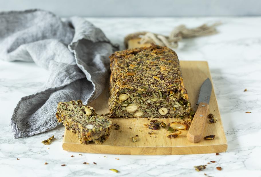 Körnerbrot mit Nüssen